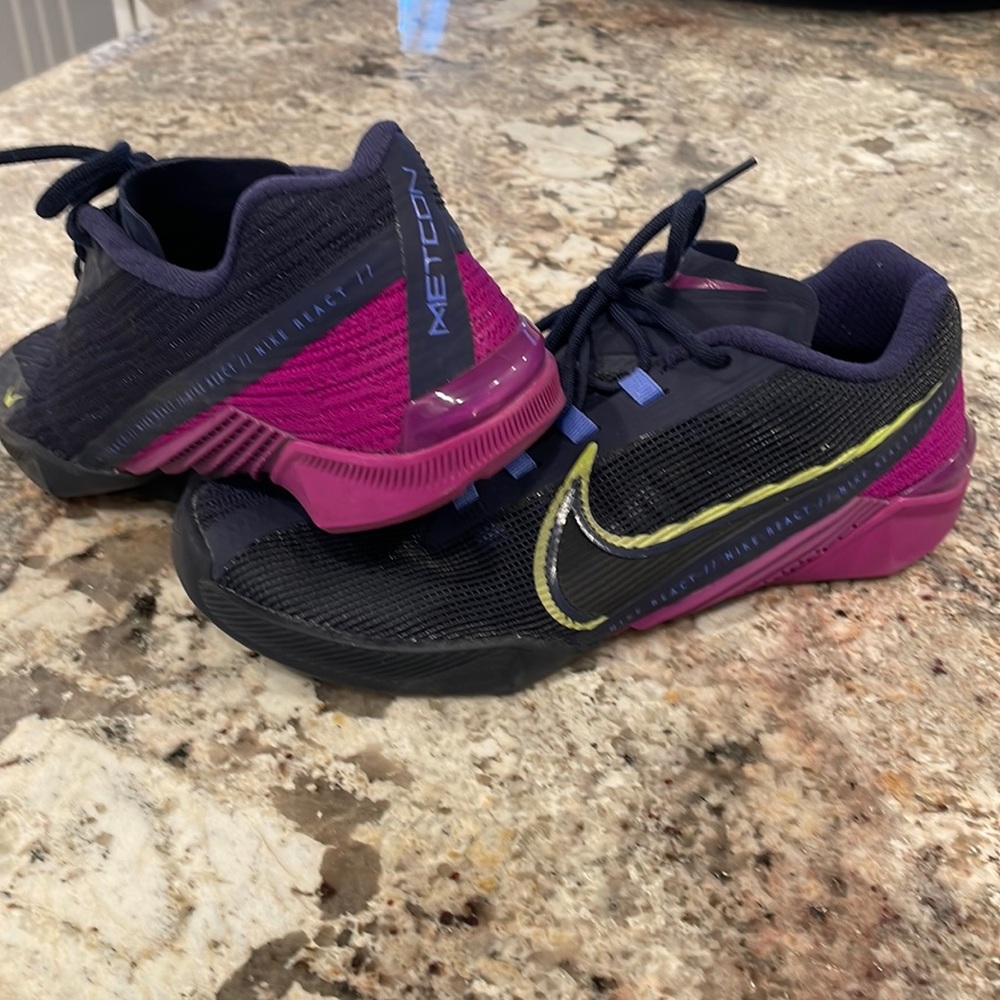 Nike metcon reacts
